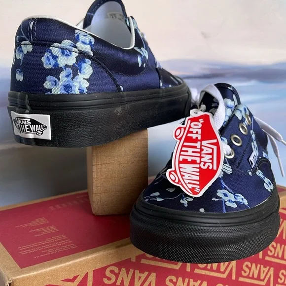 Vans WMNS Era(Florals) Blue/BlackVNA4U39WYWSneakers